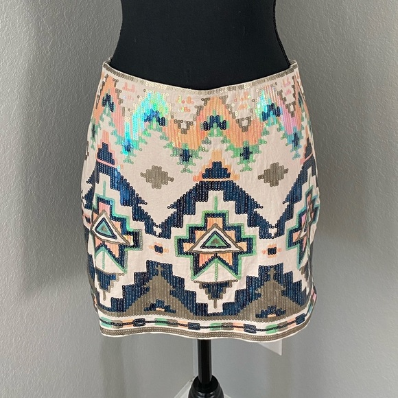 EXPRESS Sequin Aztec Mini Skirt Blush Pink Small - Picture 3 of 11